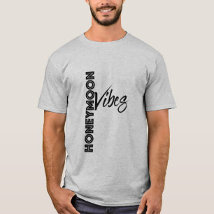 上品な新婚旅行の感情 Tシャツ