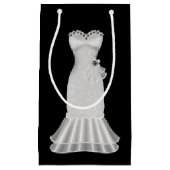 上品な服装が付いているブライダルシャワーの黒いギフトバッグ スモールペーパーバッグ (正面)