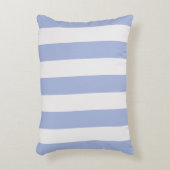 上品な海岸沿いのシックなライトブルーホワイトストライプ アクセントクッション (正面(垂直))