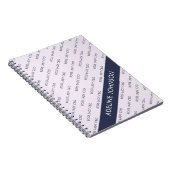 上品な淡い藤色の背景に、濃い青色の太文字で「Boss Lady CEO」の文字パターンが45度に傾け ノートブック (右側)