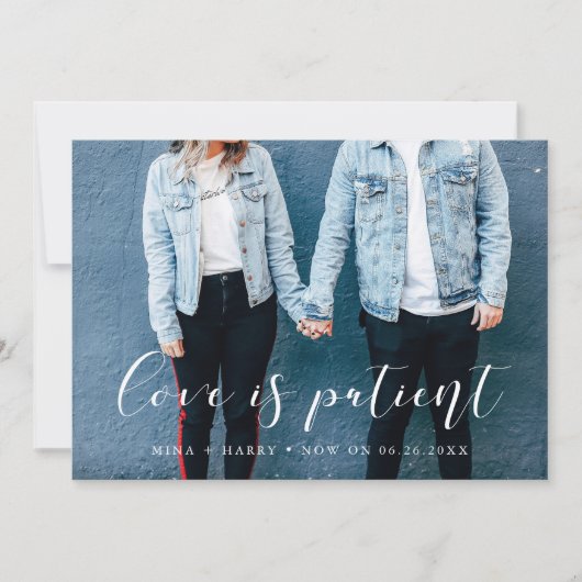 上品な筆記体 愛は忍耐強い 結婚式延期のお知らせ 案内状 (正面)