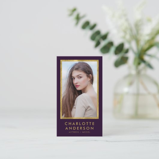 上品な紫の金ゴールドフェイクヘッドショット写真 名刺 (スタンド正面)