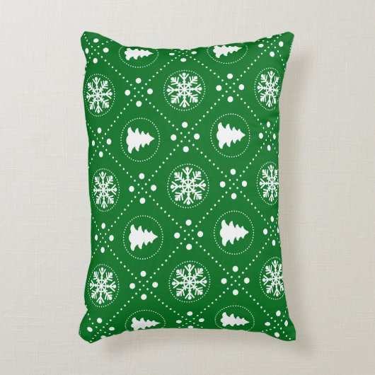 上品な緑の白い雪片のクリスマスツリーのデザイン アクセントクッション (正面(垂直))