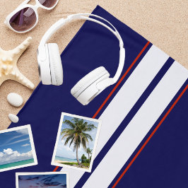 上品な赤、白、青のレーシングストライプ ビーチタオル