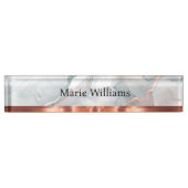 上品な金ゴールドトーンレディースモノグラム机用ネームプレート デスクネームプレート (正面)