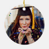 上品な金ゴールド卒業キャップとタッセル写真 セラミックオーナメント (裏面)