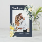 上品な黄色のバラのフローラネイビー結婚ブルーの写真 サンキューカード (スタンド正面)