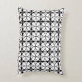 上品な黒と白の七宝パターン アクセントクッション (裏面(縦))