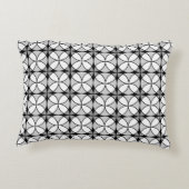上品な黒と白の七宝パターン アクセントクッション (裏面)