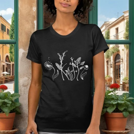 上品な黒のTシャツに繊細な落書き風の花をデザイン Tシャツ