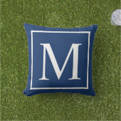 上品エレガントな青モノグラカスタマイズム アウトドアクッション (芝生)