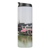 上海、中国、2017年3月30日、木造の歴史的武井 タンブラー (回転右)