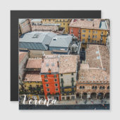 上空から見たヴェローナのカラフルな建物の外観 (正面/裏面)