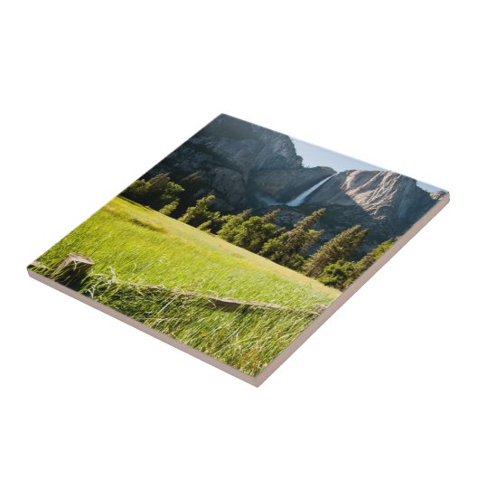 上部のYosemite Falls タイル (側面)