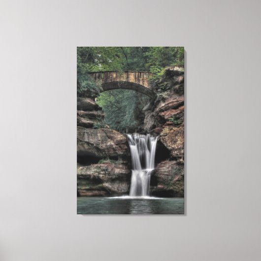 上部滝、老人の洞窟、ホッキングヒルズ キャンバスプリント (正面)