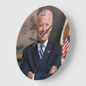 上院議員時代のジョー・バイデン米国大統領 ラージ壁時計 (傾斜)