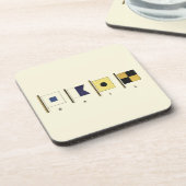 下に絵画帆を持つ四つのフラ書グのの コースター (左側)