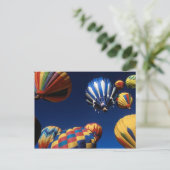 下のはがきに見える熱気球 ポストカード (スタンド正面)