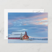 下の谷に古い木製の赤い納屋 ポストカード (正面/裏面)