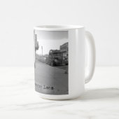 下を見ながらメモリレーンのキャットマグ コーヒーマグカップ (正面右)