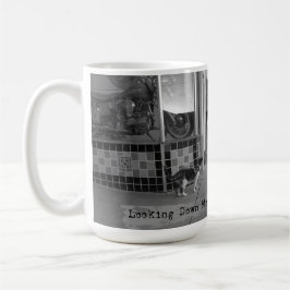 下を見ながらメモリレーンのキャットマグ コーヒーマグカップ