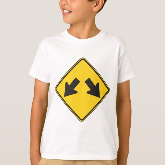 下向き二重矢印警告道路標識 Tシャツ (正面)