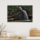 下滝、オハイオ州のオールドマンズケイブ、ホッキングヒルズ ポスター (キッチン)