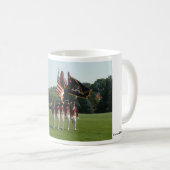 下番衛兵の大陸カラーガード コーヒーマグカップ (正面右)