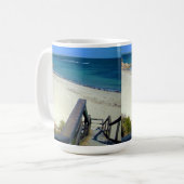 下船して海に行き コーヒーマグカップ (正面左)