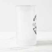 不信仰な自由主義者の公式のロゴによって曇らされるマグ フロストグラスビールジョッキ (中央)