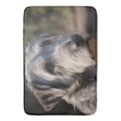 「不動の女王陛下、残忍な狼の目つき」 バスマット (正面縦)