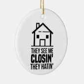 不動産エージェント彼らは私を見るクロージング同僚の休日 セラミックオーナメント (右)