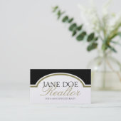 不動産仲介業者の不動産ブローカーの代理人の販売の金ゴールドの原稿 名刺 (スタンド正面)