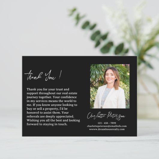 不動産仲介業者実在不動産エージェントの紹介と サンキューカード (スタンド正面)