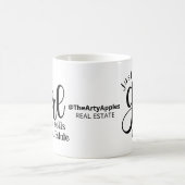 不動産屋を売実在る女の子 コーヒーマグカップ (中央)