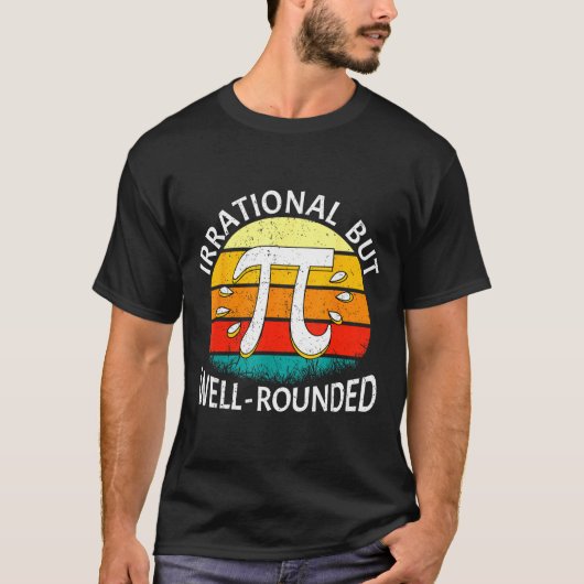不合理だけどバランスの取れた円周率の日 数学好き 男性 Tシャツ (正面)