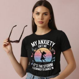 不安の中を踊るTシャツ Tシャツ