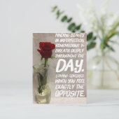 不完全性の受け入れ – Red Roseはがき ポストカード (スタンド正面)