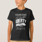 不従順-ヘンリー・デイヴィッド・ソローの引用文 Tシャツ (正面)