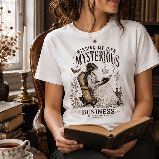 不思議な本好きのための「Minding My Own Mysterious Business Boo Tシャツ