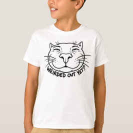 不思議な猫のユーモアクローズアップ:まだ変なまま? Tシャツ