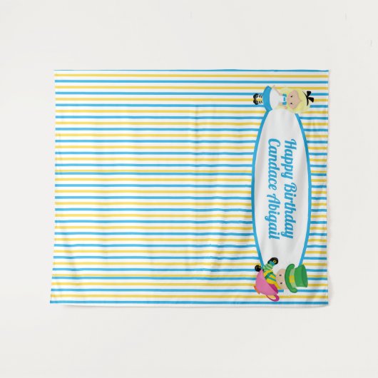 不思議の国のアリスの可愛い子供の誕生日写真ブース タペストリー (正面(横))