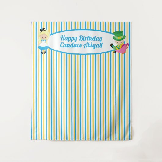 不思議の国のアリスの可愛い子供の誕生日写真ブース タペストリー (正面)