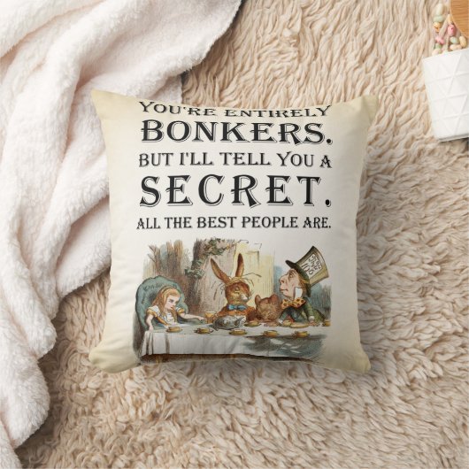 不思議の国のアリス-お茶会-狂う引用文 クッション (ブランケット)