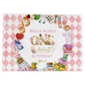 不思議の国のアリス 1歳の誕生日 ピンク ラージペーパーバッグ (裏面)