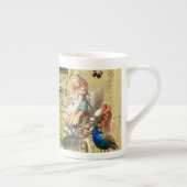 不思議の国のコラージュのヴィンテージアリス ボーンチャイナマグカップ (右)