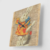 不思議の国のヴィンテージのアートワークの白いウサギアリス スクエア壁時計 (傾斜)