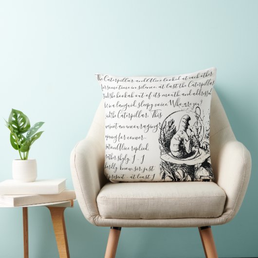 不思議の国のヴィンテージの黒い及び白人のアリス クッション (椅子)