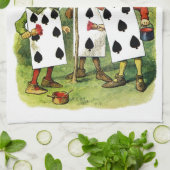 不思議の国の中心のバラの女王を絵を描くこと キッチンタオル (折り畳み)