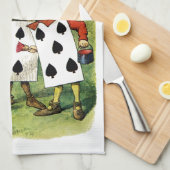 不思議の国の中心のバラの女王を絵を描くこと キッチンタオル (四つ折り)